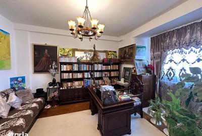 Apartament cu 3 camere în Romană
