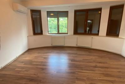 Casă individuală cu 7 camere cu Canalizare în Ultracentral - 4