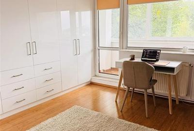 Apartament cu 3 camere decomandat, mobilat în Central