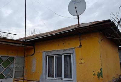 Casă cu 4 camere în Oinacu