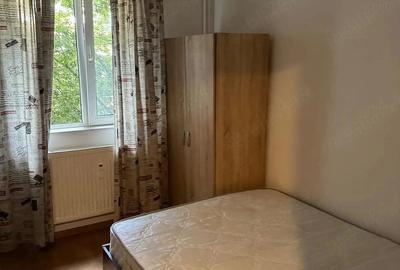 Apartament cu 3 camere semidecomandat în Brâncoveanu