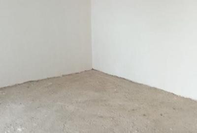 Casă cu 4 camere cu Teren 200 Mp în Central