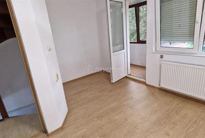 Casă cu 4 camere în Muncitoresc