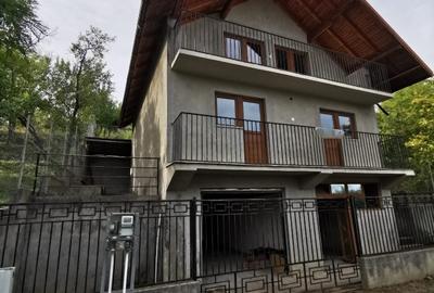 Casă individuală cu 4 camere cu Canalizare în Vest - 6