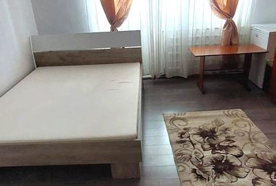 Apartament cu 3 camere decomandat în Dumbrava 2
