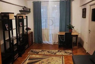 Apartament cu 3 camere semidecomandat, mobilat în Semicentral