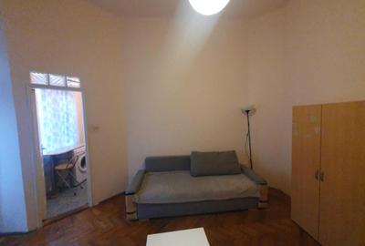 Garsonieră semidecomandată în Universitate - 2