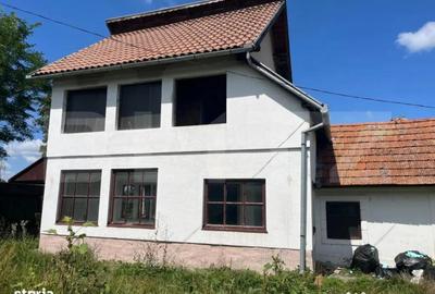 Casă cu 3 camere cu Teren 3233 Mp în Prejmer - 2