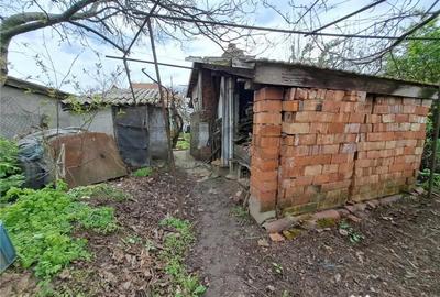 Casă cu 5 camere cu Teren 1700 Mp în Episcopia Bihorului