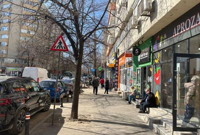 Spațiu comercial, de 60 mp, în Moșilor - 1