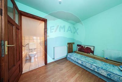 Casă cu 8 camere cu Teren 720 Mp în Central - 43