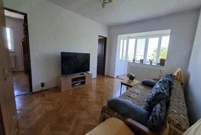 De vanzare apartament cu 3 camere, decomandat, situat in zona Lunei . Apartamentul se afla la etajul - 8