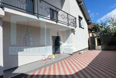 Casă individuală cu 5 camere în Central