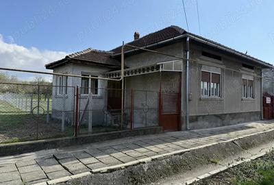 Casă cu 4 camere cu Teren 2500 Mp în Glimboca - 3