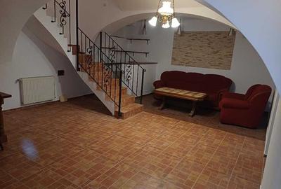 Apartament cu 3 camere decomandat în Central - 8