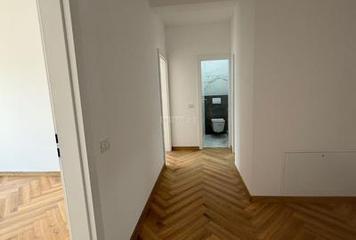 Penthouse cu 3 camere decomandat în Torontalului - 13
