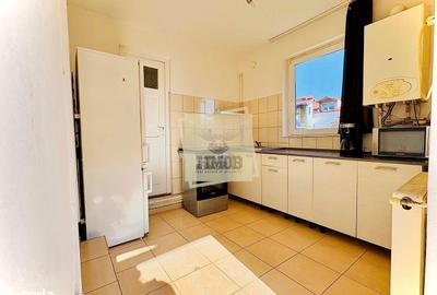 Casă cu 2 camere cu Teren 1000 Mp în Central - 3