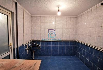 Soseaua  Chitilei, Crusovat, casa P+Pod, sup. 238mp, 9 camere - 3 apartamente - 17