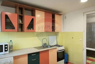 Apartament cu 3 camere semidecomandat în Mediaș - 2