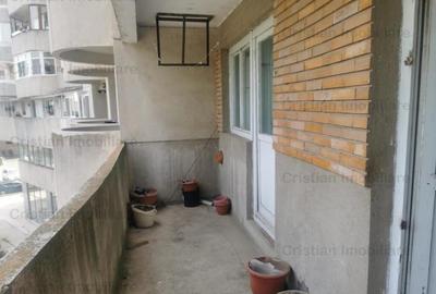 4 cam zona Esplanada Dunarii, 105 mp terasa boxa, etaj 1 - 5