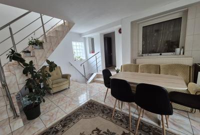 Casă cu 4 camere în Popoveni - 1