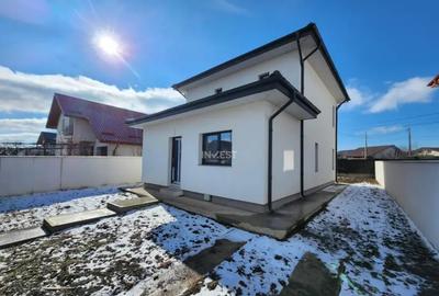 Casă cu 4 camere cu Canalizare în Miroslava