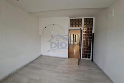 Apartament cu 3 camere decomandat în Calea Călărașilor - 4