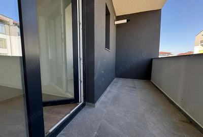 Apartament cu 3 camere decomandat în Giroc