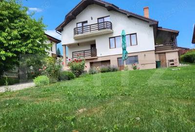 Vila superba de vanzare in Bardesti, 240 mp, 636 mp teren - 18