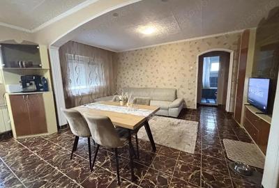 Apartament cu 3 camere decomandat în Decebal - 3