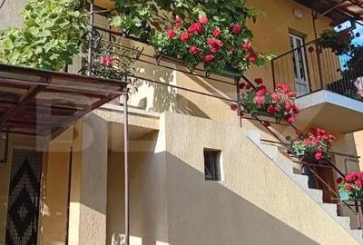 CASA IN CENTRU -REGHIN CU SPATIU COMERCIAL - 2