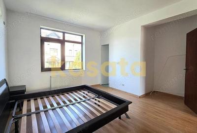 Casă cu 6 camere cu Teren 172 Mp în Sisești - 6