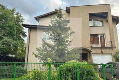 Casă cu 4 camere cu Teren 404 Mp în Central