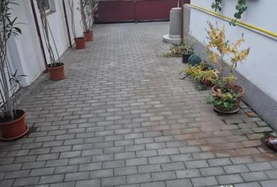 Casă cu 4 camere în Central - 3