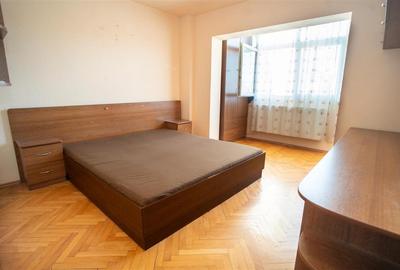 Apartament cu 3 camere semidecomandat în Nufărul - 2