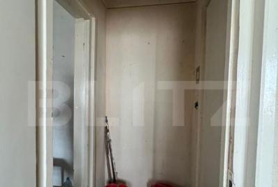 Apartament cu 3 camere semidecomandat în Turda