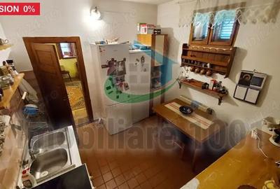 Casă cu 6 camere cu Teren 1658 Mp în Colțirea - 15