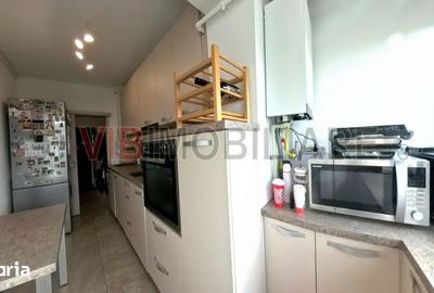 Apartament cu 3 camere decomandat, mobilat în Pajura - 17