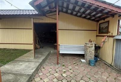 Casa de vanzare cu gradina aproape de Onesti - 5