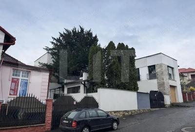 Casă cu 3 camere cu Teren 987 Mp în Central - 2