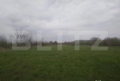 Teren de 3515 mp, în Central - 4