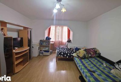 Apartament cu 3 camere semidecomandat în Rogerius - 1