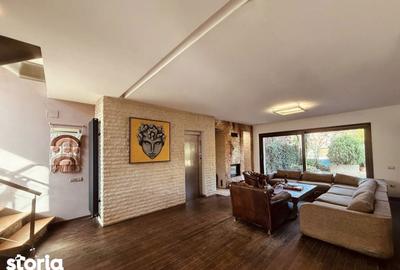 Casă cu 6 camere cu Piscina în Central