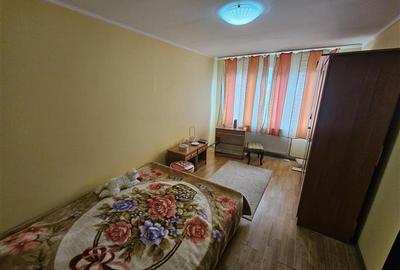 Apartament cu 2 camere semidecomandat, mobilat în Micro I - 14