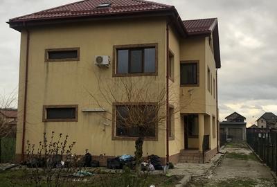 Casă cu 9 camere cu Teren 1430 Mp în Central - 3