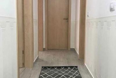 Apartament cu 3 camere decomandat în Tractorul - 3