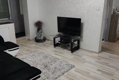Apartament cu 3 camere în Micro 17