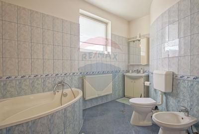 Casă individuală cu 10 camere cu Teren 1300 Mp în Hălchiu - 39