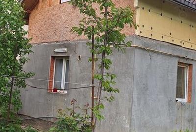 Casă cu 4 camere în Central - 1