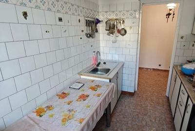 Apartament cu 3 camere semidecomandat în Berceni - 12